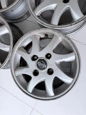 Nissan 14 Inch Alloy Wheels
