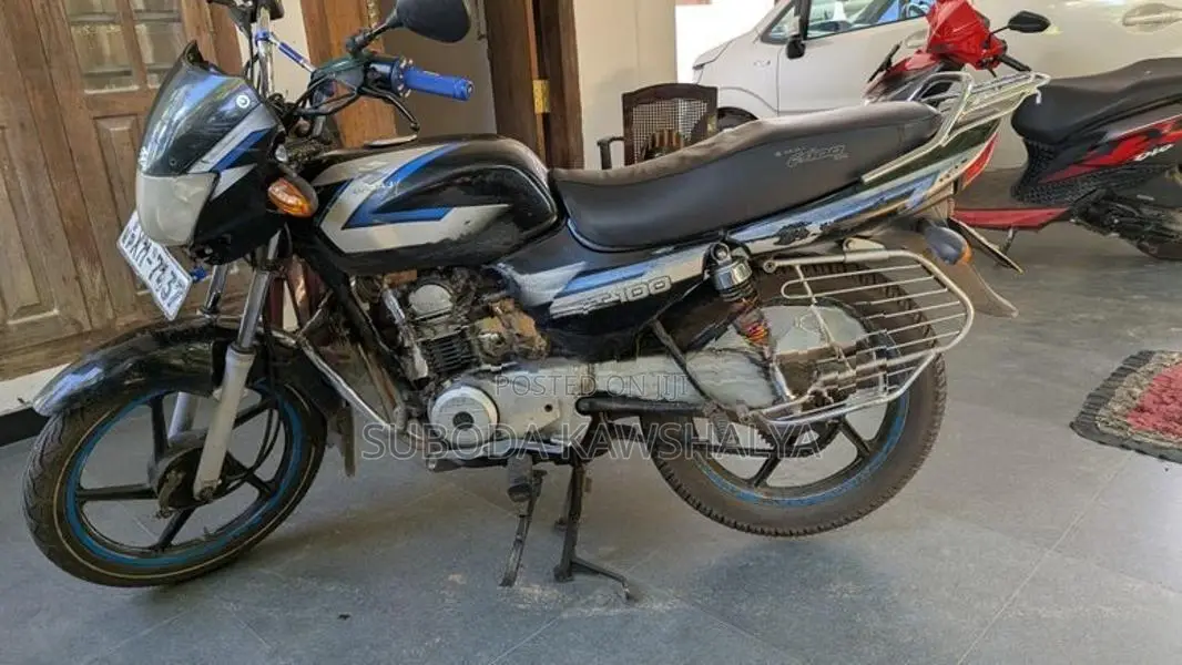 Bajaj CT100 2012