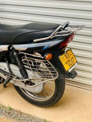 Bajaj CT100 2012
