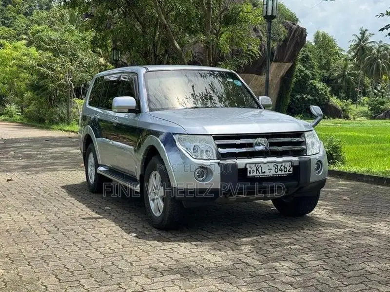 Mitsubishi Pajero Montero exceed 2008