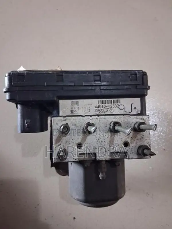 Toyota Corolla NZE 121 ABS actuator