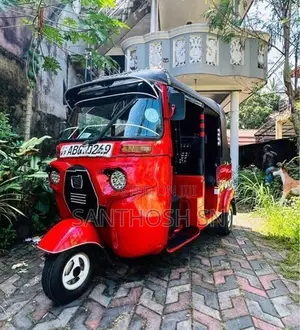 Bajaj RE 2015