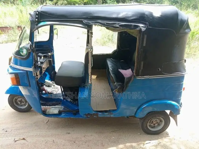 Bajaj RE 2010