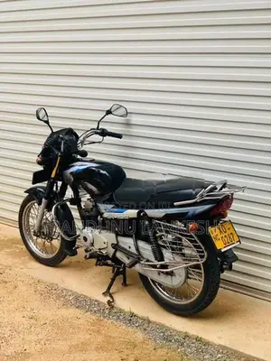 Bajaj CT100 2012