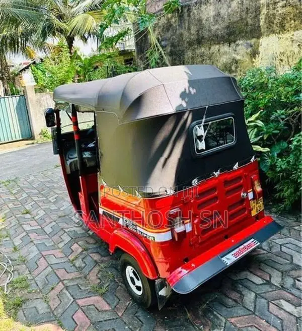 Bajaj RE 2015