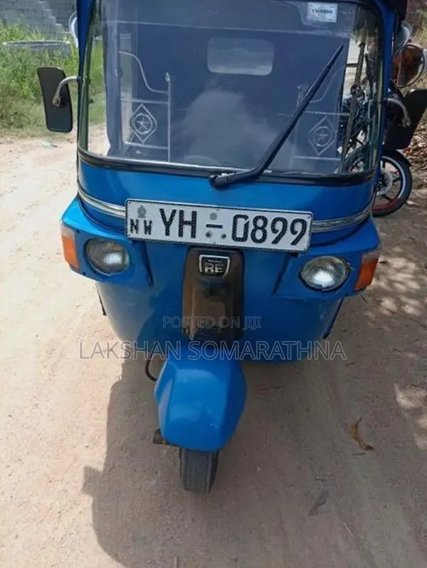 Bajaj RE 2010