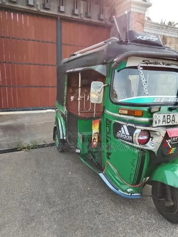 Bajaj RE ABA 2016