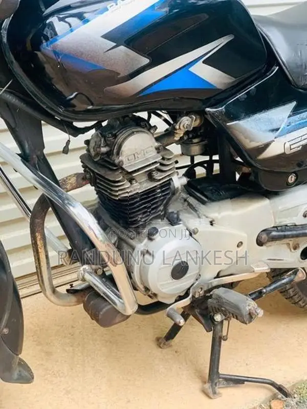 Bajaj CT100 2012