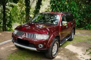 Mitsubishi Montero 2012