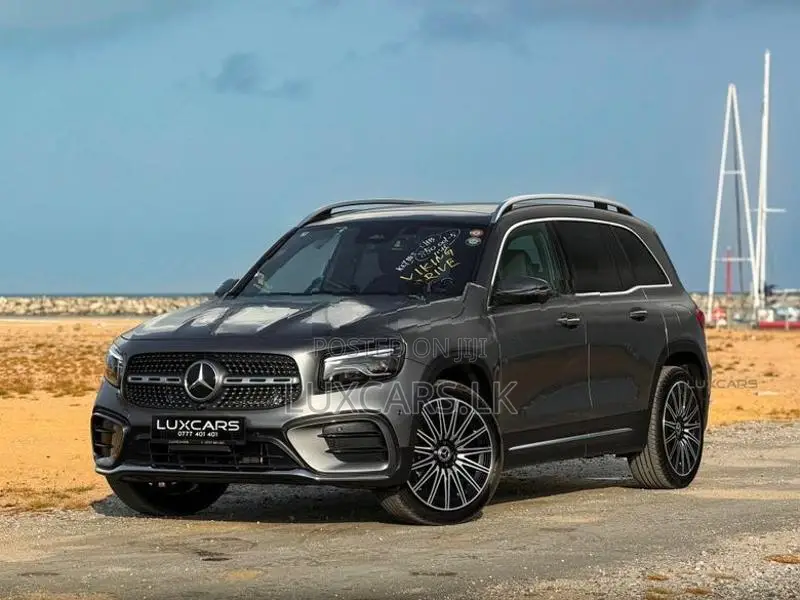 Mercedes Benz GLB 180 AMG Premium Plus 2025
