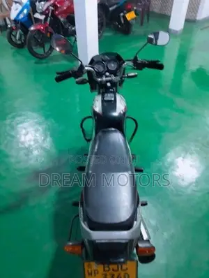 Bajaj CT100 2022