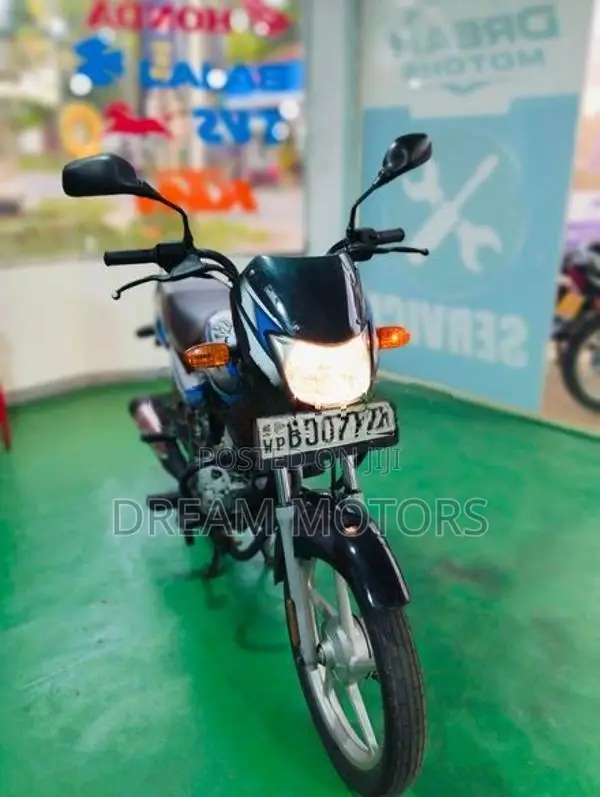 Bajaj CT100 2022