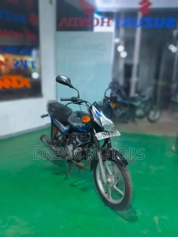 Bajaj CT100 2018