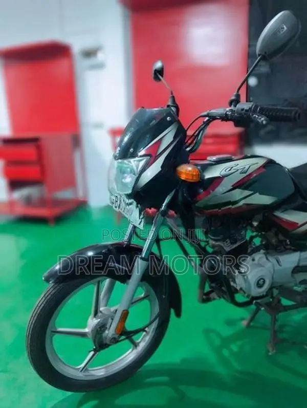 Bajaj CT100 2022