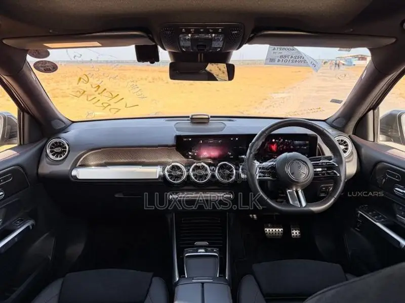 Mercedes Benz GLB 180 AMG Premium Plus 2025