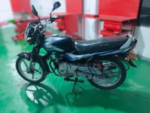 Bajaj CT100 2018