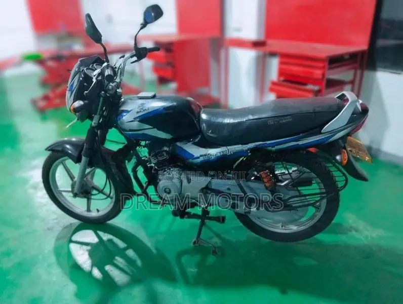 Bajaj CT100 2018