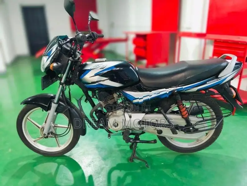 Bajaj CT100 2022