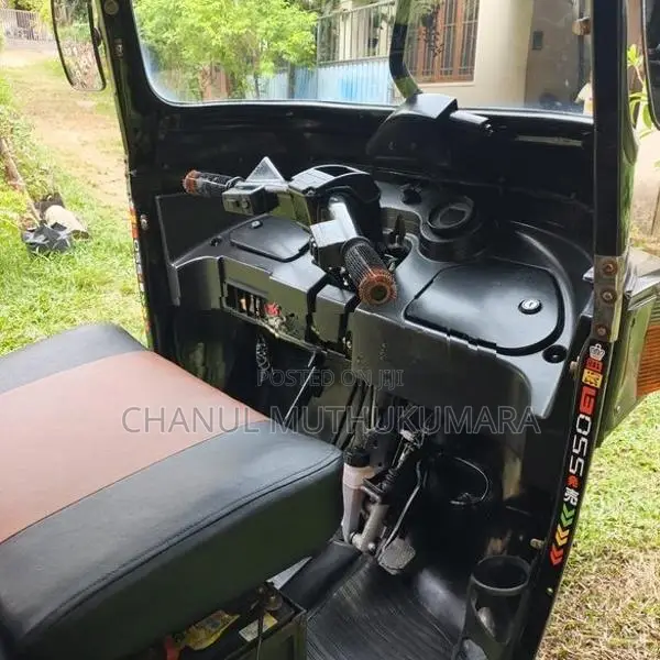Bajaj RE 2013