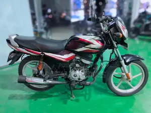 Bajaj CT100 2022