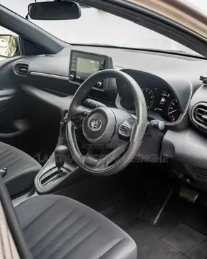 Toyota Yaris x 2023