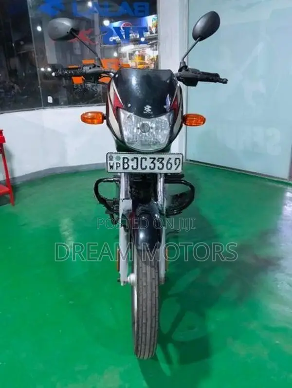 Bajaj CT100 2022