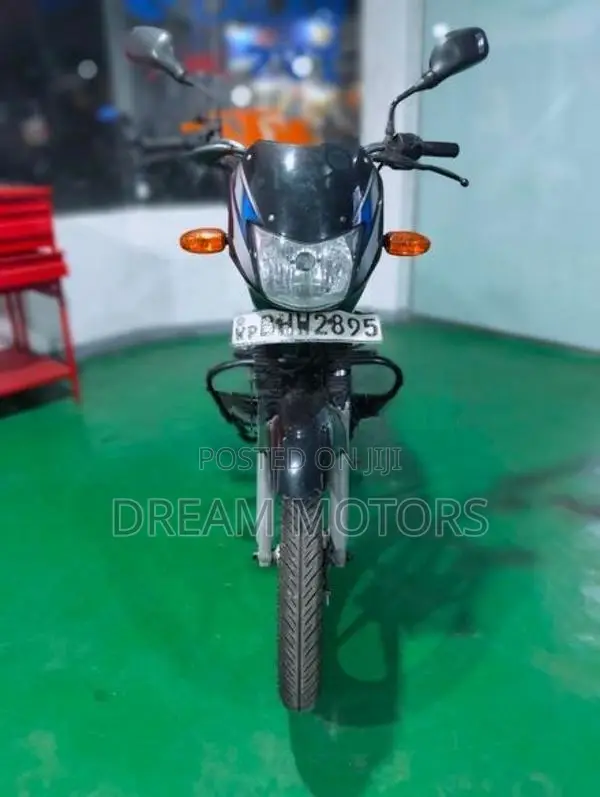 Bajaj CT100 2018