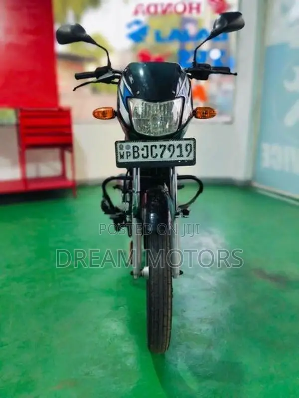 Bajaj CT100 2022