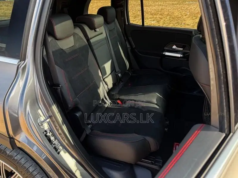 Mercedes Benz GLB 180 AMG Premium Plus 2025