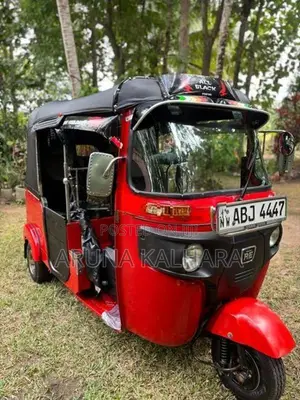 Bajaj RE 2016