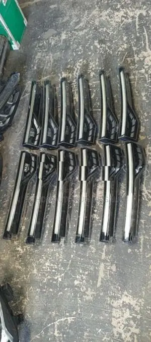Honda Vezel Dickey Garnish