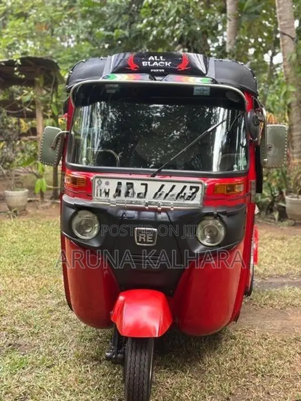 Bajaj RE 2016