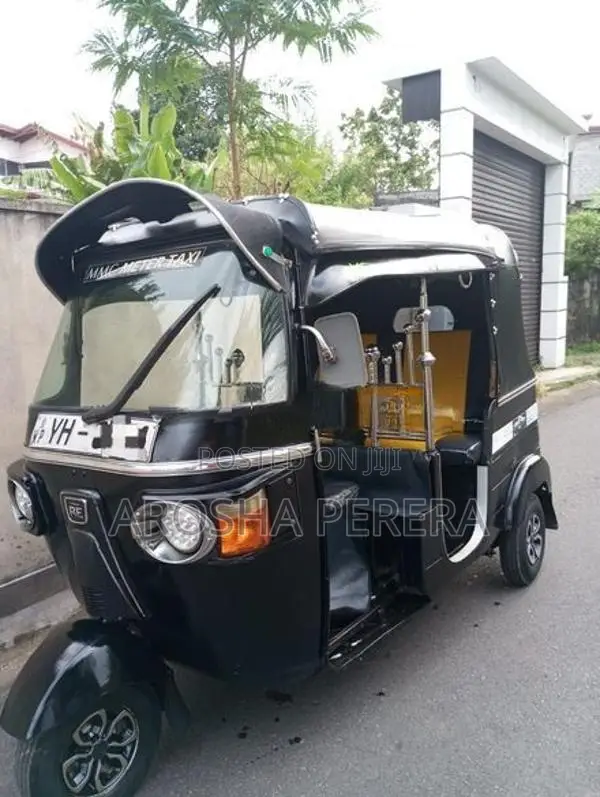 Bajaj RE 205 2011