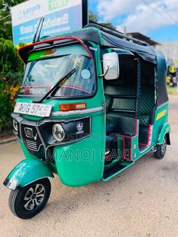 Bajaj RE 2015