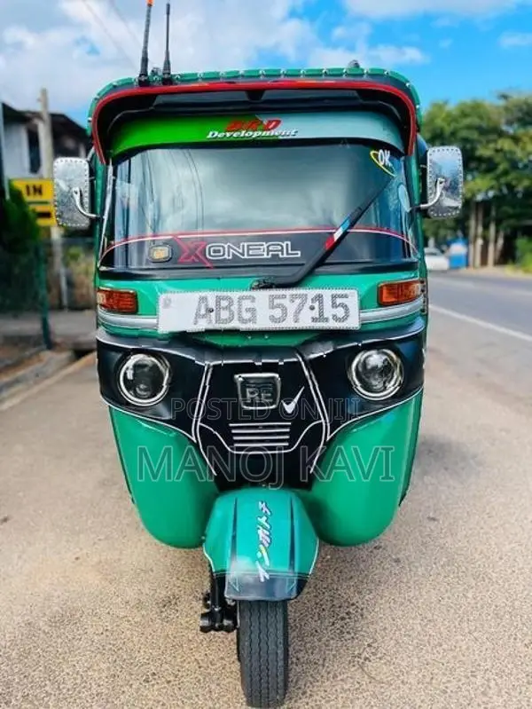 Bajaj RE 2015