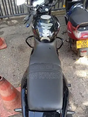 Bajaj Pulsar 180 2012