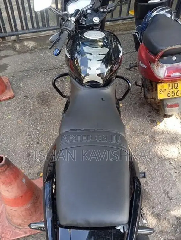 Bajaj Pulsar 180 2012