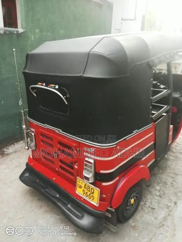 Bajaj RE 1234 2017