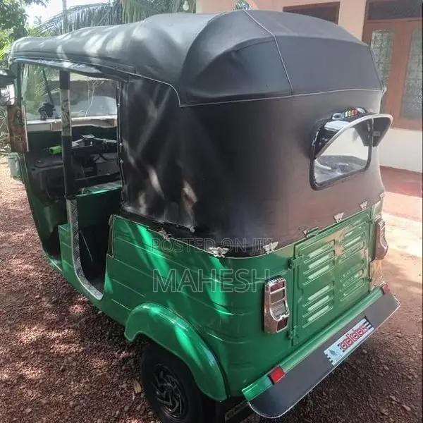 Bajaj RE 2010