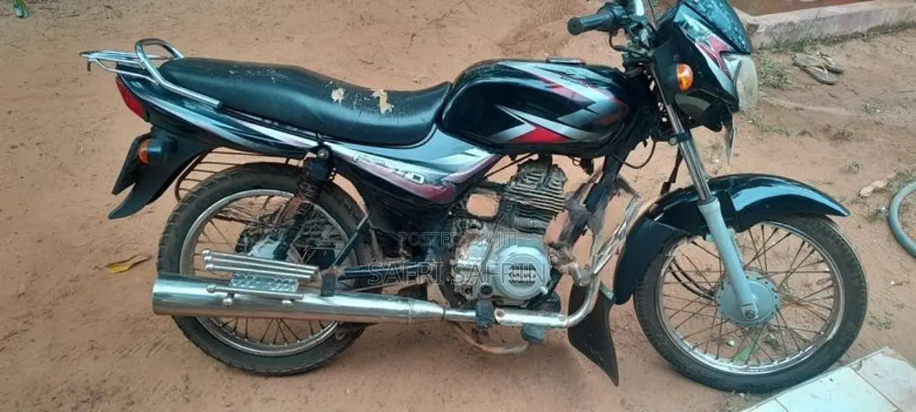 Bajaj CT100 2016