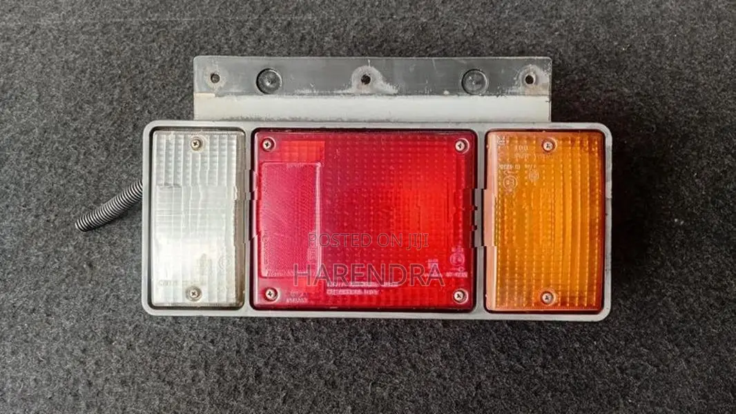 Mitsubitshi Canter Tail Light