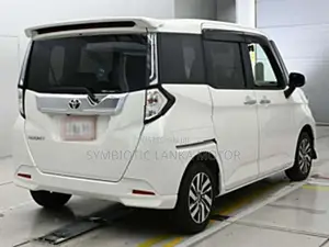 Toyota Roomy Custom G 2024