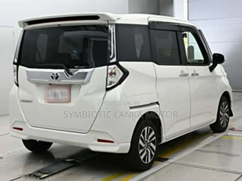 Toyota Roomy Custom G 2024
