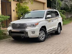 Toyota Land Cruiser Fully Spec Diesel 2011