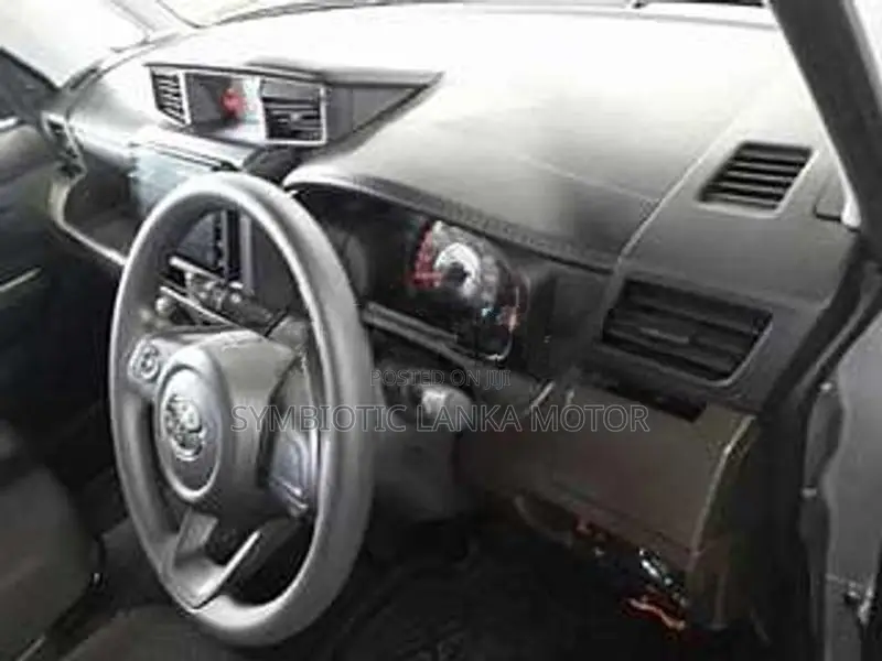Toyota Roomy X 2024