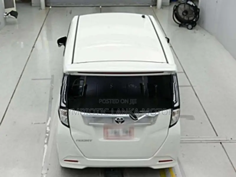 Toyota Roomy Custom G 2024