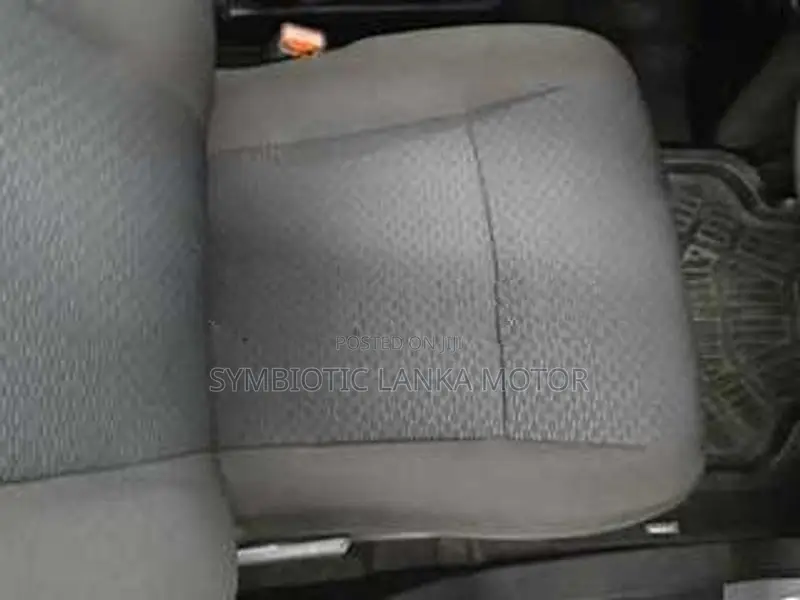 Toyota Roomy X 2024