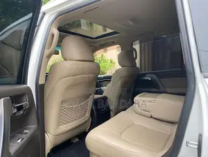 Toyota Land Cruiser Fully Spec Diesel 2011