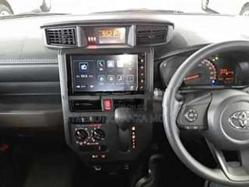 Toyota Roomy X 2024