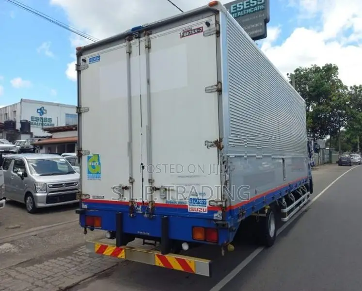 Isuzu Forward WING BODY MANUAL 2016